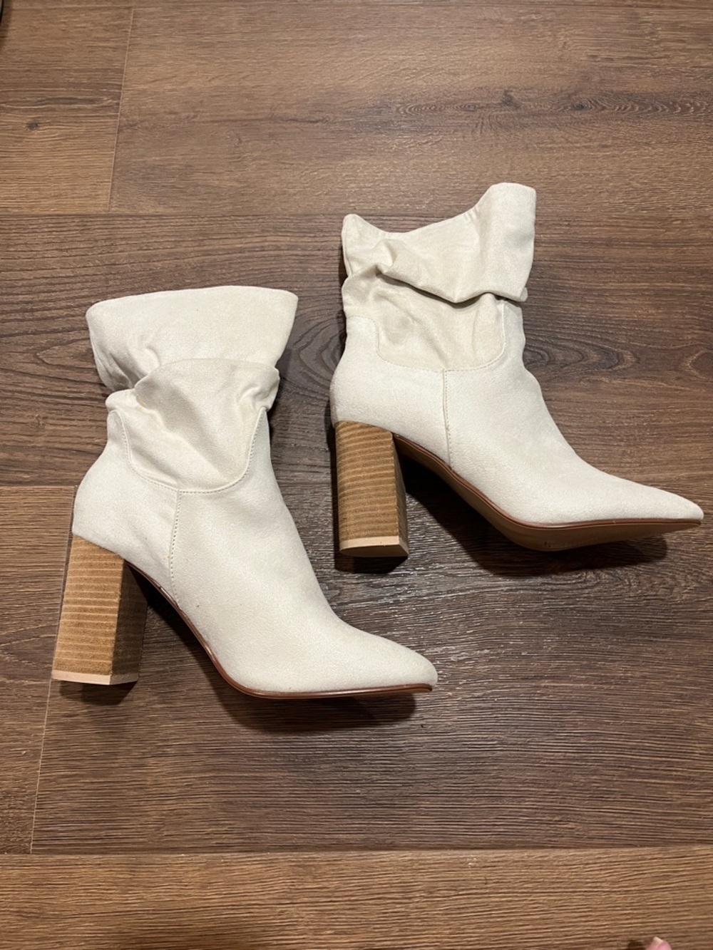 Ccocci | Darby slouchy heeled boots faux suede Women’s size 8 cream off white - Picture 1 of 9